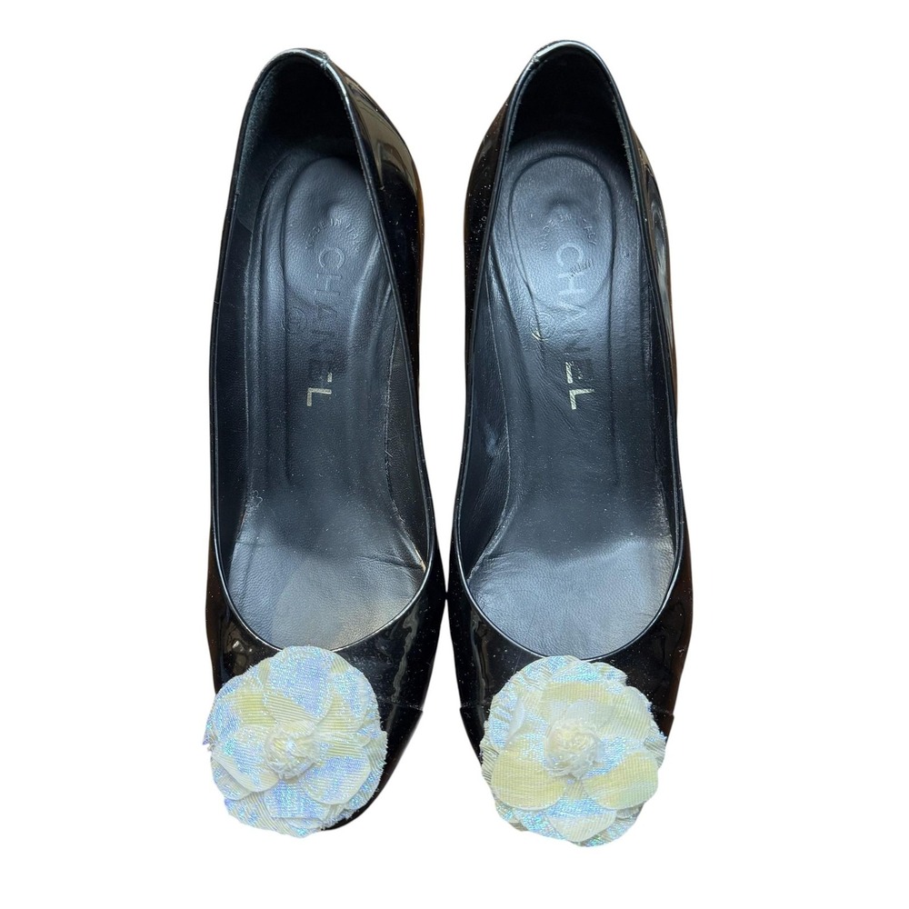 Chanel Shoes Womens Size‎ 6.5 Black Patent Leather Camellia Block Heel Pumps